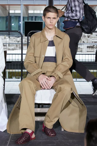 Look 13